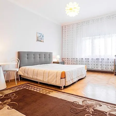 150m2 Center Three Bedrooms Wellness * Praag