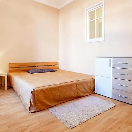 150m2 Center Three Bedrooms Wellness 아파트