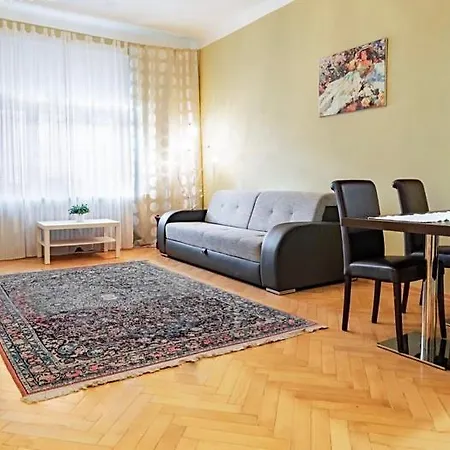 150m2 Center Three Bedrooms Wellness 아파트 *